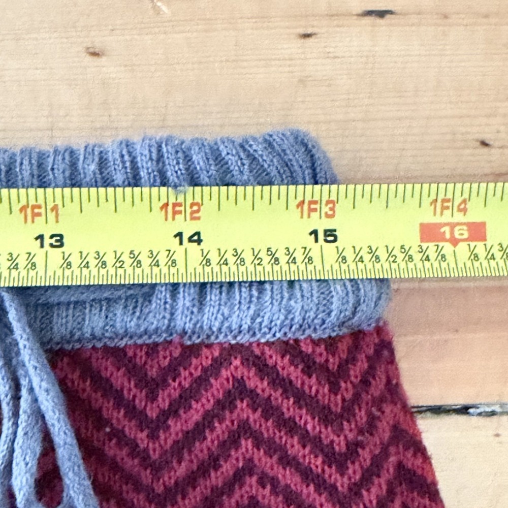 Y2K Women's Red Pink Knit Micro Skirt Size M Boho Apres Ski Indie Pom Pom - Picture 4 of 6